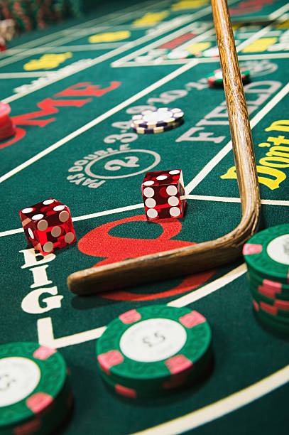 warisanjitu poker interface on mobile phone showing betting controls and live dealer